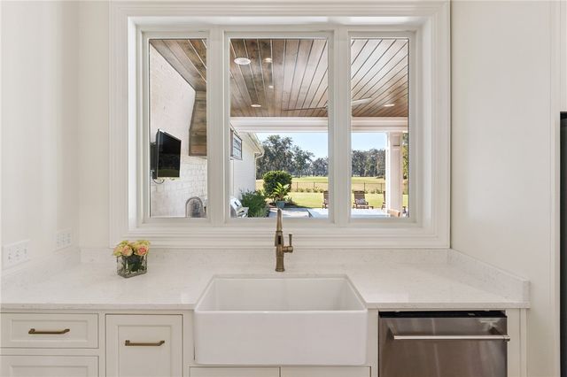 145 Lone Pine Court, Waverly, GA 31565