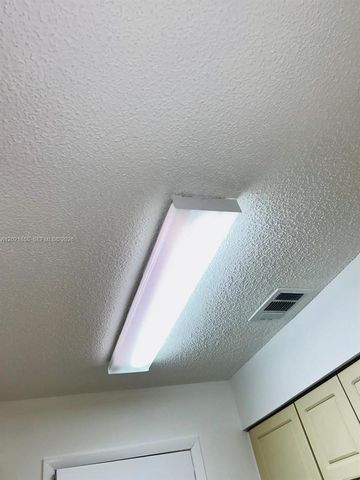 17425 NW 67th Pl D-13, Hialeah, FL 33015