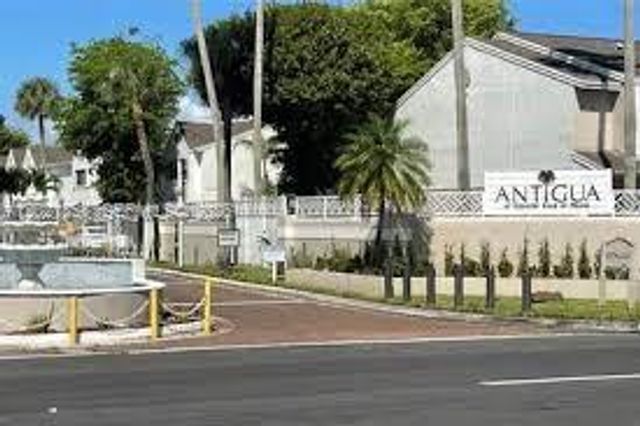 17425 NW 67th Pl D-13, Hialeah, FL 33015