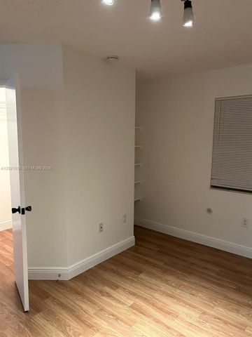 17425 NW 67th Pl D-13, Hialeah, FL 33015