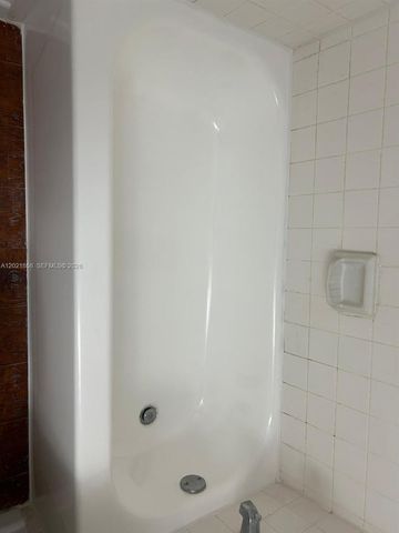 17425 NW 67th Pl D-13, Hialeah, FL 33015