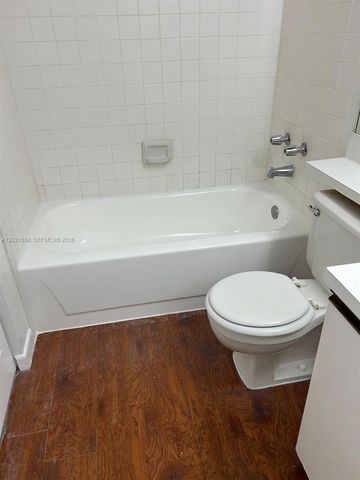 17425 NW 67th Pl D-13, Hialeah, FL 33015