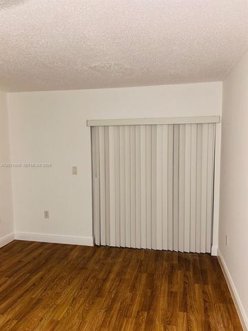 17425 NW 67th Pl D-13, Hialeah, FL 33015