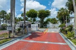 17425 NW 67th Pl D-13, Hialeah, FL 33015