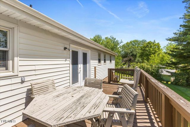 542 Mosswood Lane, Bristol, VA 24201