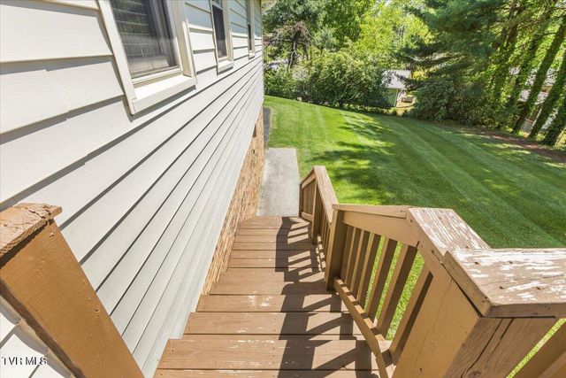 542 Mosswood Lane, Bristol, VA 24201