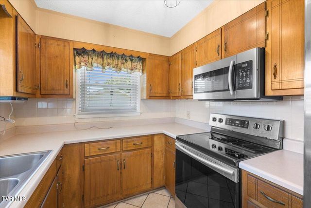 542 Mosswood Lane, Bristol, VA 24201