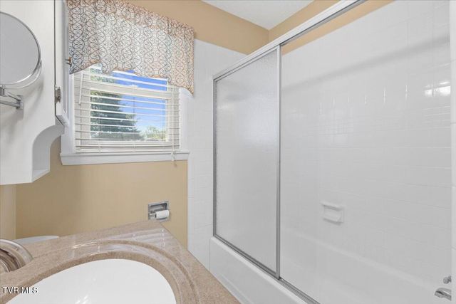 542 Mosswood Lane, Bristol, VA 24201