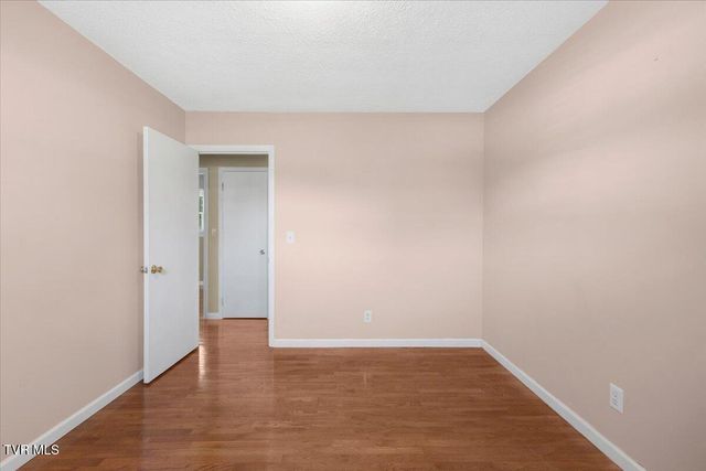 542 Mosswood Lane, Bristol, VA 24201