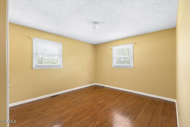 542 Mosswood Lane, Bristol, VA 24201