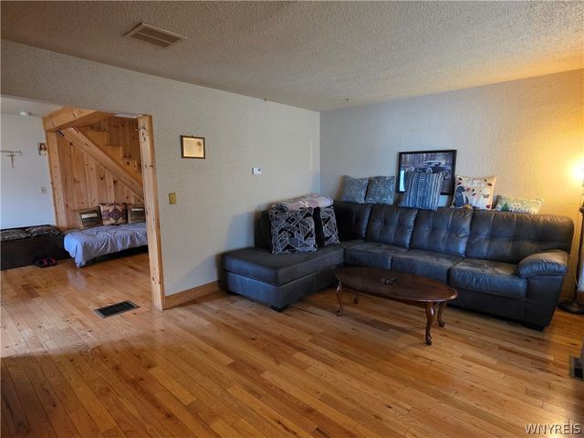 660 East Main Street, Batavia City, NY 14020