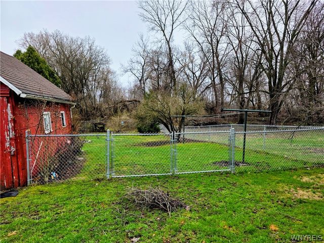 660 East Main Street, Batavia City, NY 14020