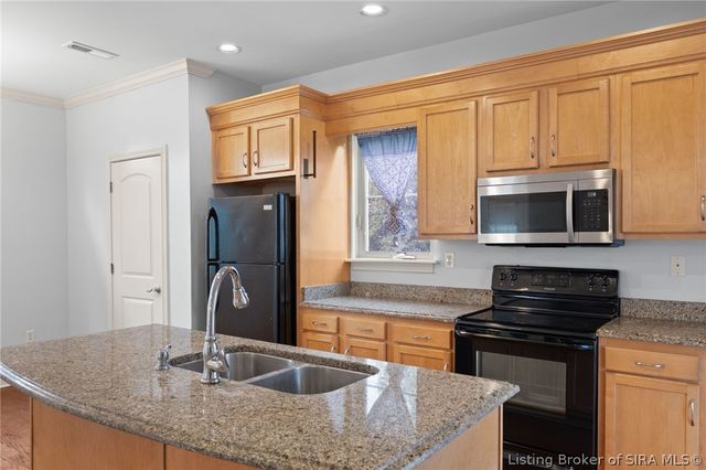 2534 Charlestown Road 11, New Albany, IN 47150