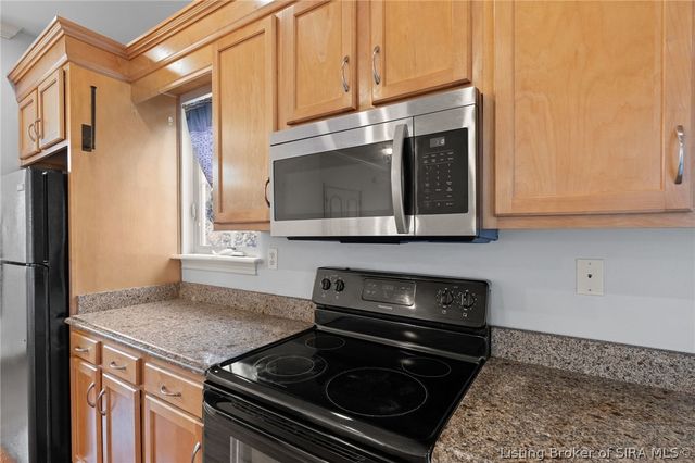 2534 Charlestown Road 11, New Albany, IN 47150