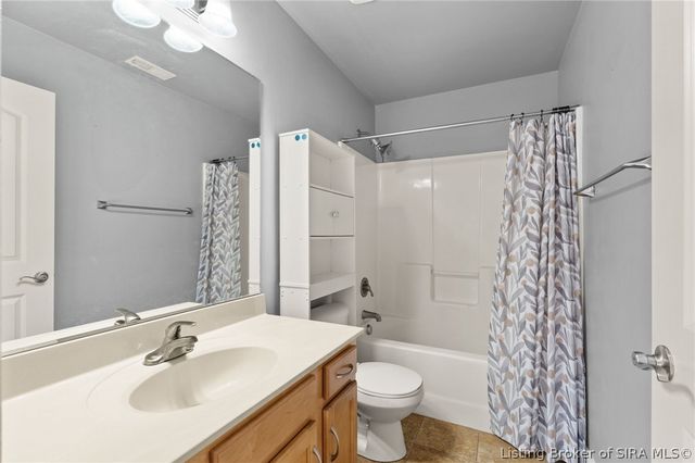 2534 Charlestown Road 11, New Albany, IN 47150