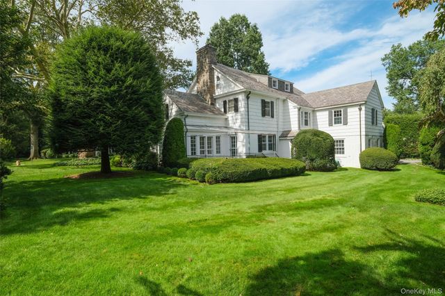 7 AXTELL Drive, Scarsdale, NY 10583