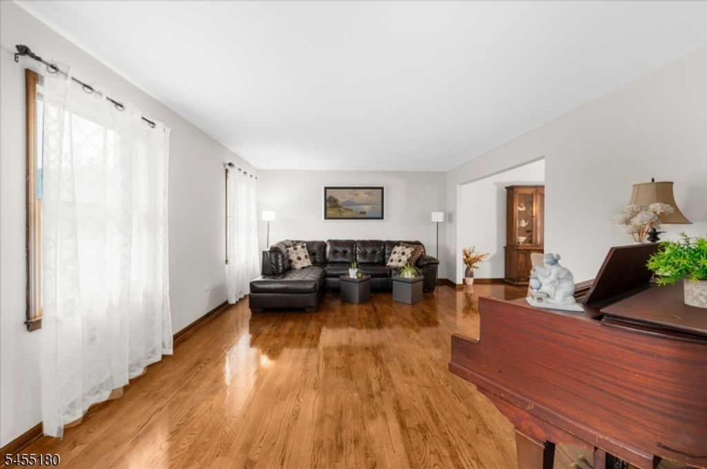 12 Holly Park Dr, South Plainfield Boro, NJ 07080 — photo 3