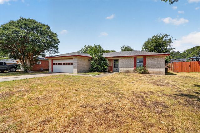 203 Myrtle Avenue, Waxahachie, TX 75165