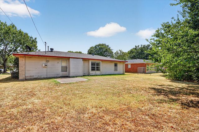 203 Myrtle Avenue, Waxahachie, TX 75165
