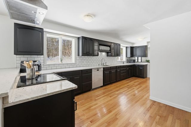 429 Moore St, Ludlow, MA 01056