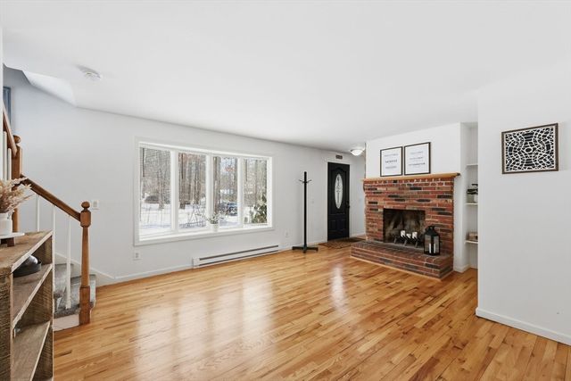 429 Moore St, Ludlow, MA 01056