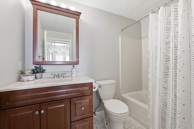 429 Moore St, Ludlow, MA 01056