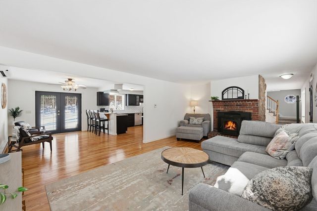 429 Moore St, Ludlow, MA 01056