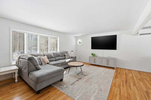 429 Moore St, Ludlow, MA 01056