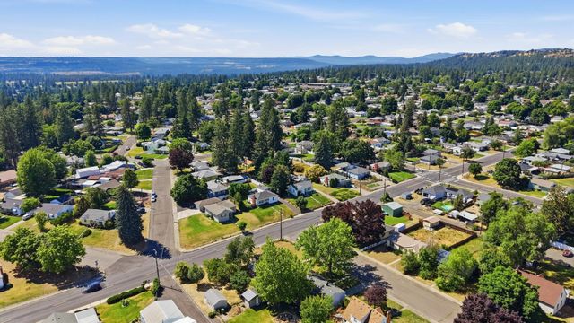 2839 W Sanson Ave, Spokane, WA 99205