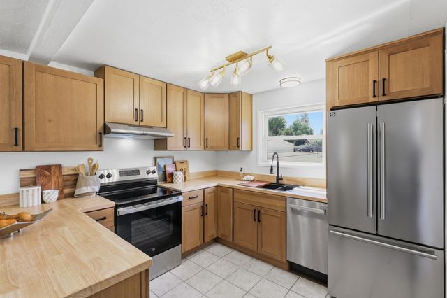 2839 W Sanson Ave, Spokane, WA 99205