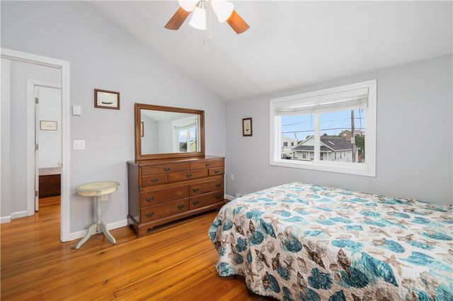 14 Stanton Avenue, Narragansett, RI 02882