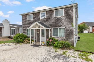 14 Stanton Avenue, Narragansett, RI 02882