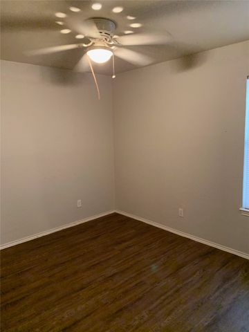 417 Gardenview Street, Denton, TX 76207