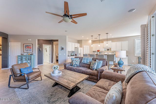 2445 E Sky Creek Drive, Green Valley, AZ 85614