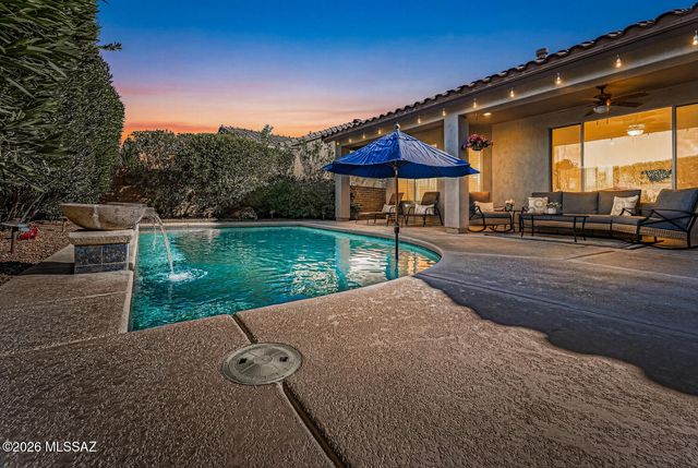 2445 E Sky Creek Drive, Green Valley, AZ 85614