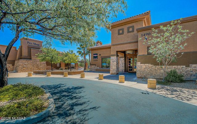 2445 E Sky Creek Drive, Green Valley, AZ 85614