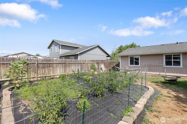 1705 W Mockingbird, Moses Lake, WA 98837