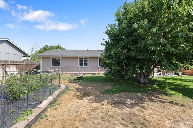 1705 W Mockingbird, Moses Lake, WA 98837