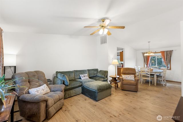 1705 W Mockingbird, Moses Lake, WA 98837