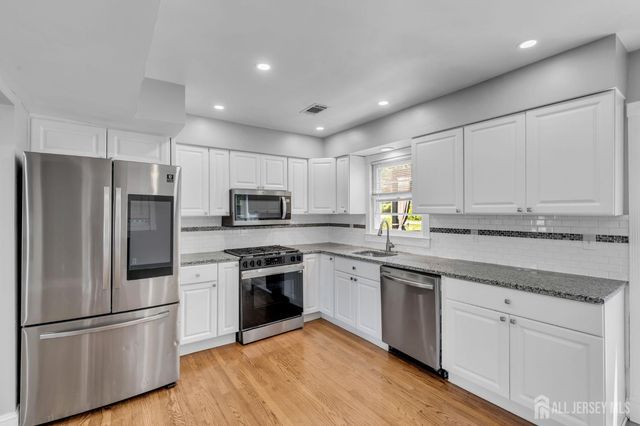 76 Clifton Street, Edison, NJ 08817