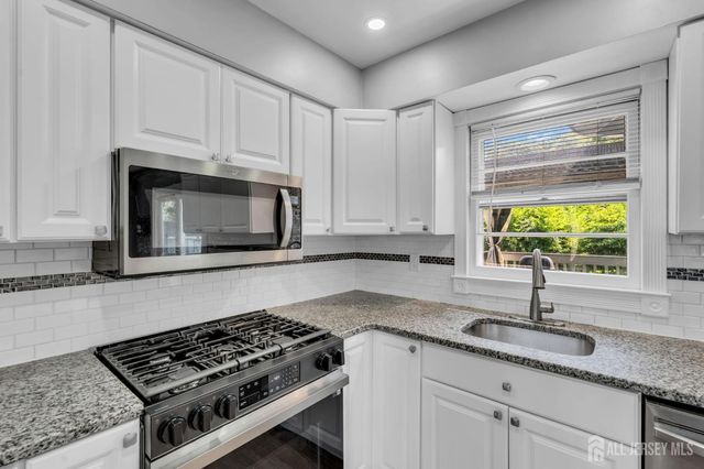 76 Clifton Street, Edison, NJ 08817