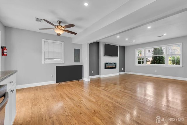 76 Clifton Street, Edison, NJ 08817