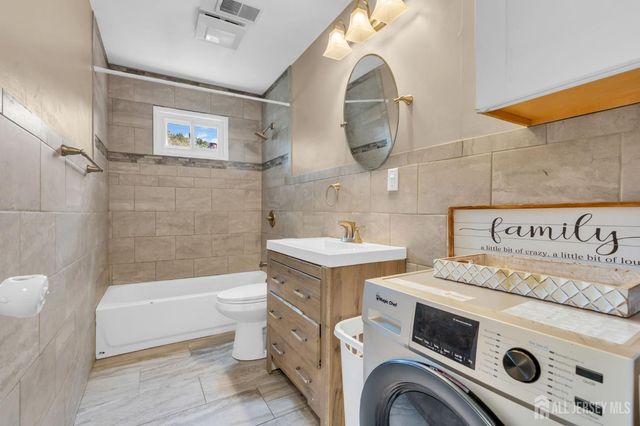76 Clifton Street, Edison, NJ 08817