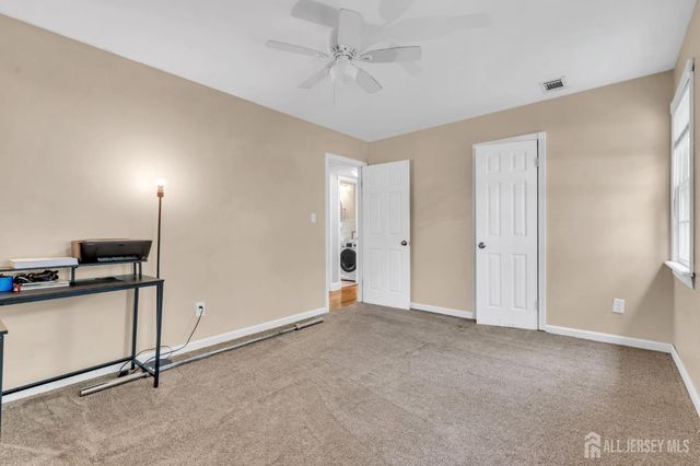 76 Clifton Street, Edison, NJ 08817