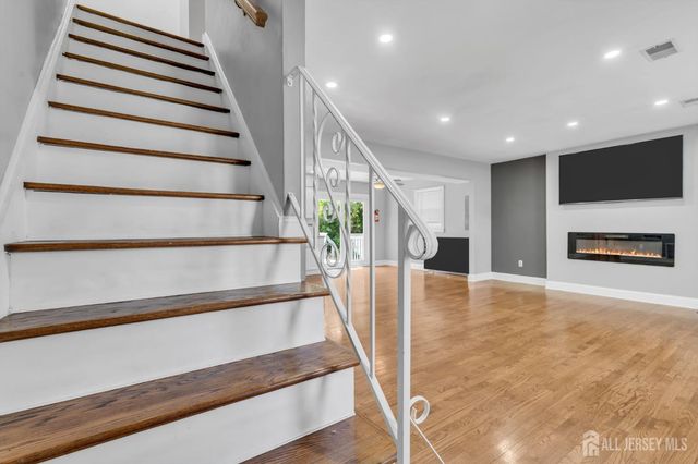 76 Clifton Street, Edison, NJ 08817