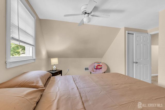 76 Clifton Street, Edison, NJ 08817