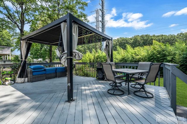 76 Clifton Street, Edison, NJ 08817