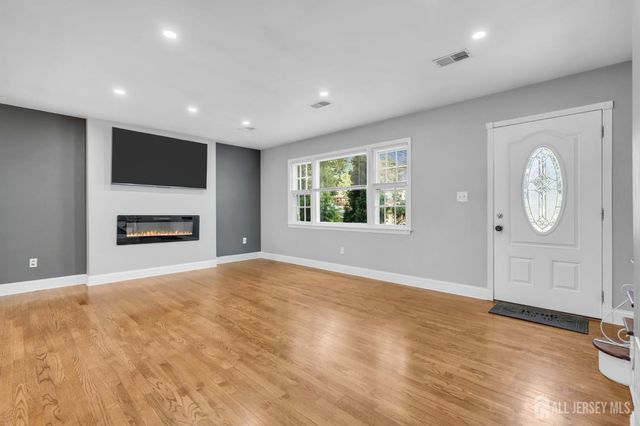 76 Clifton Street, Edison, NJ 08817