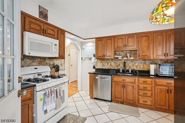 42 Haskell Ave, Wanaque Boro, NJ 07420