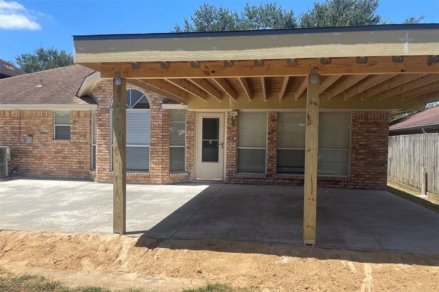 9502 Coast Bridge Street, Houston, TX 77075